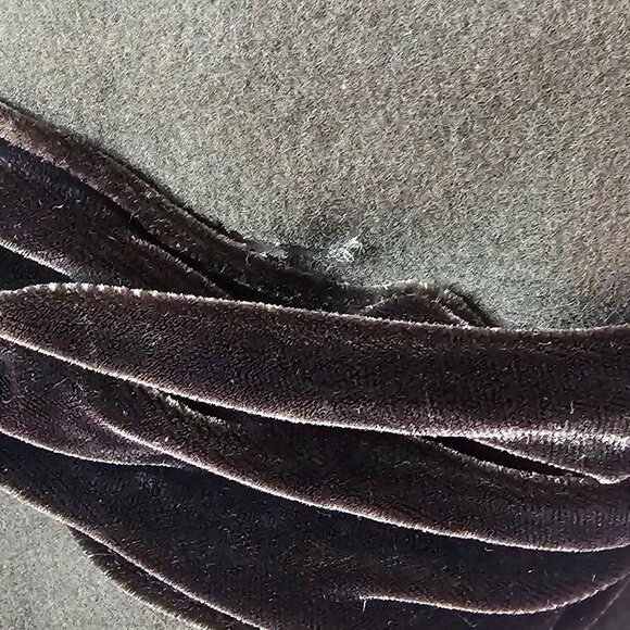 Olive Green Wool Felt Cloche Hat Velvet Band Rhinestone Brooch Vintage Church - Picture 7 of 9